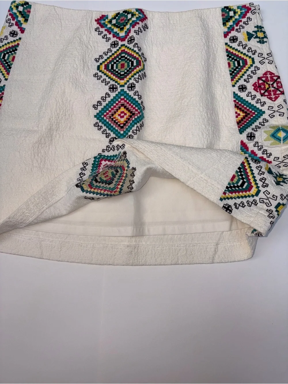 Desingual New Embroidered Ivory Mini Skirt with Colorful Geometric Pattern